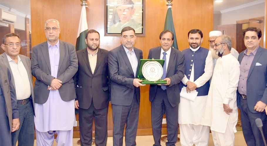 Pak-Iran 1 1 billion trade is insufficient, says Nasir Hayat