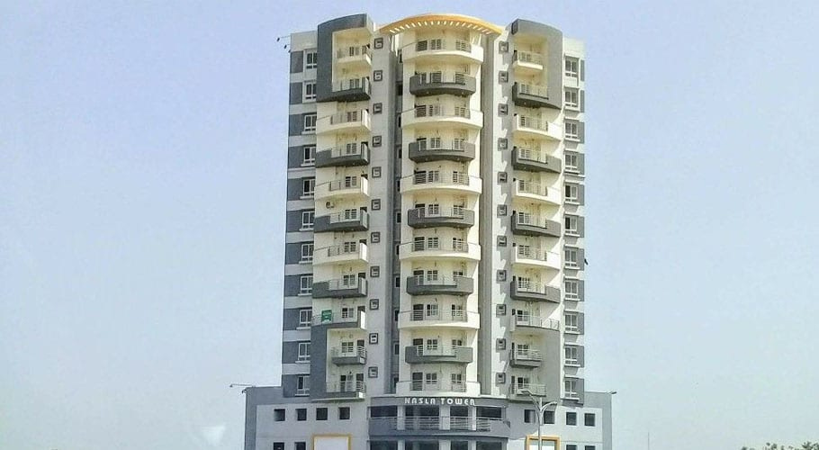 نسلہ ٹاور گرانے کیلئے کمشنر کراچی متحرک، گیس منقطع، رہائشی سراپا احتجاج