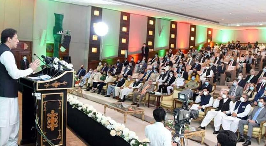 حکومت نے قرضوں کے باوجود عوام پر کم سے کم بوجھ ڈالا۔وزیر اعظم عمران خان
