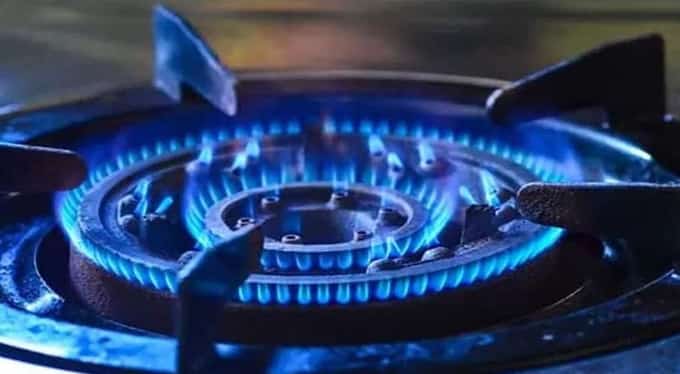 سی این جی اسٹیشنز اور صنعتوں کو 72 گھنٹے کے لیے گیس کی فراہمی معطل