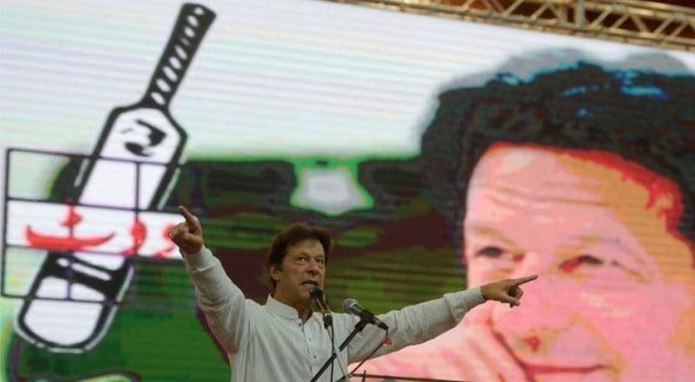 عمران خان کا کرکٹر سے وزیراعظم بننے تک کا تصویری سفر