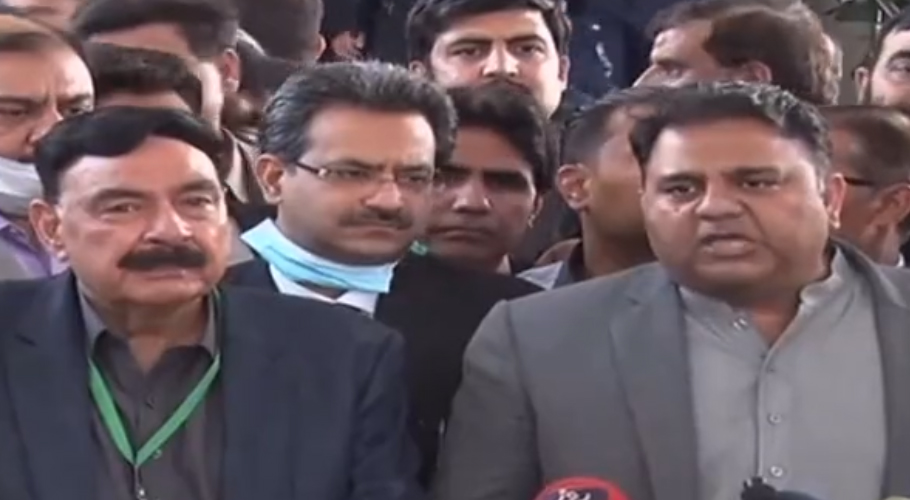 Fawad Chaudhry and Sheikh Rashid talking to media in the Supreme Court