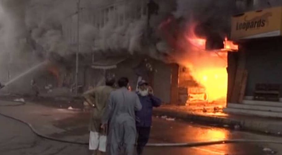 صدر کو آپریٹو مارکیٹ میں آگ بھڑک اُٹھی، ریسکیو ٹیمیں آگ بجھانے میں مصروف