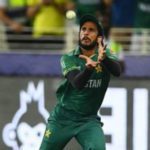 شائقین کرکٹ نے حسن علی کو اہم کیچ چھوڑنے پر آڑے ہاتھوں لے لیا