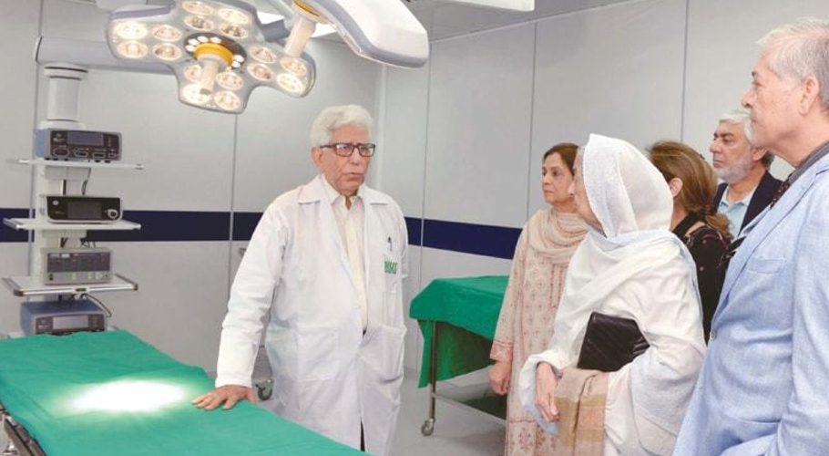 SIUT OFFERS ROBOTIC SURGICAL FACILITIES