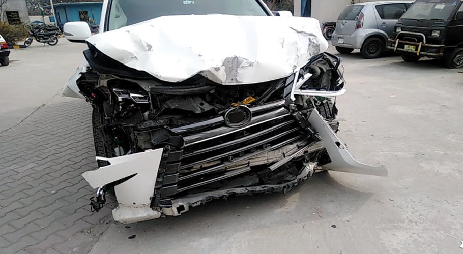 ملتان میں کار کا سڑک پر کھڑے ٹرک سے تصادم، 3بچوں سمیت 5افراد جاں بحق