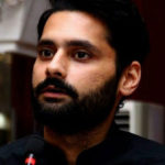 عمران خان آپ کے ماموں نہیں ہیں۔جبران ناصر نے پی ٹی آئی رکن کو جھاڑ پلادی
