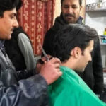شادی سے قبل جنید صفدر کے مقامی حجام سے بال کٹوانے کی تصاویر وائرل
