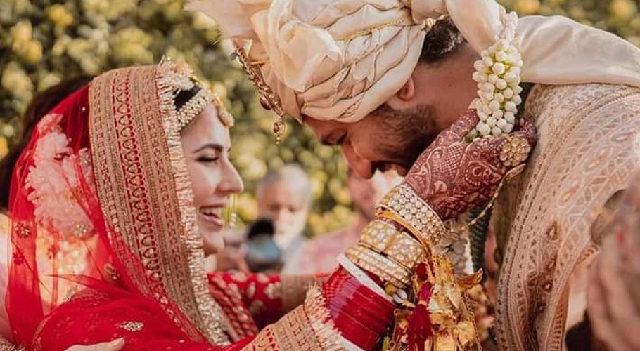 کترینہ کیف اور وکی کوشل شادی کے بندھن میں بندھ گئے، تصاویر وائرل