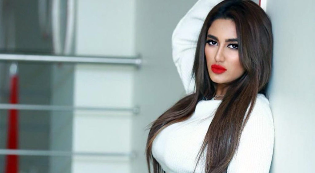 جو شخص مجھے جس نظر سے دیکھتا ہے، اسے ویسی ہی نظر آتی ہوں۔متھیرا