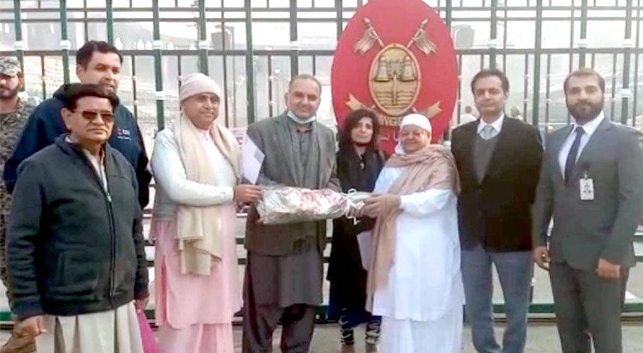 پرواز کی اجازت نہ ملنے کے باوجود ہندو یاتری پاکستان پہنچ گئے