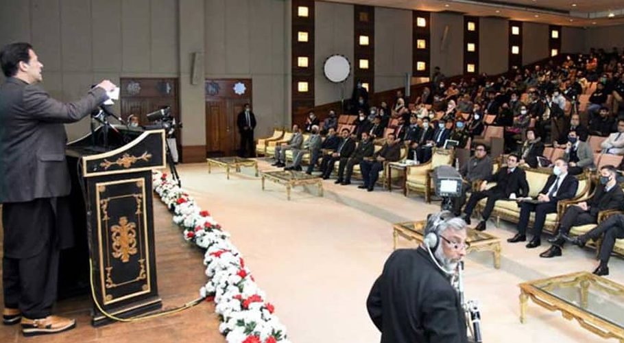 ہمیں موسمیاتی تبدیلی روکنے کے لیے بہت زیادہ احتیاط کرنا ہوگی، وزیر اعظم
