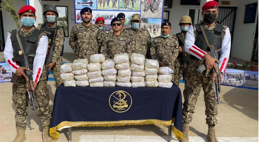 کوسٹ گارڈز کی کارروائی، 59 کلوگرام کی منشیات برآمد، اسمگلر گرفتار