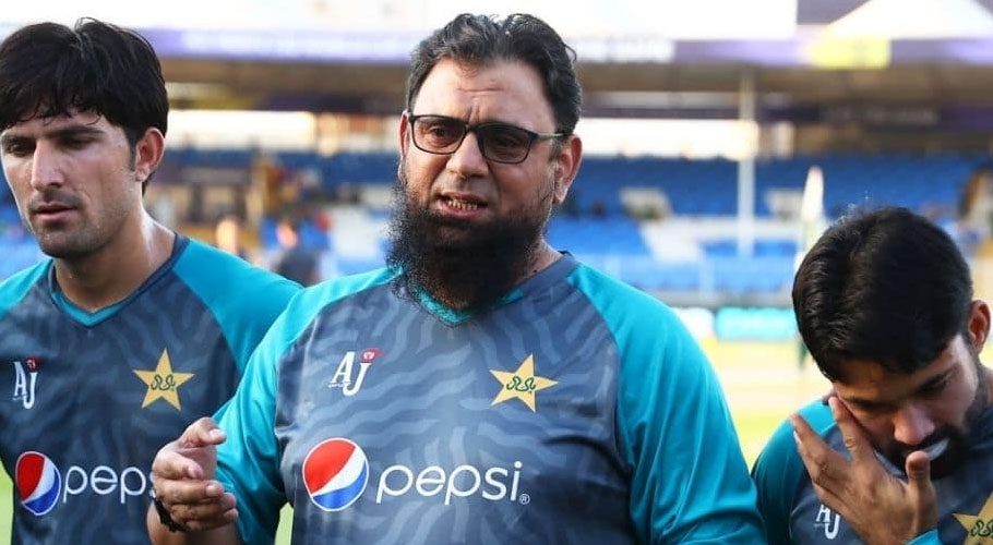 ثقلین مشتاق ہیڈ کوچ کے عہدے سے مستعفی ہوگئے