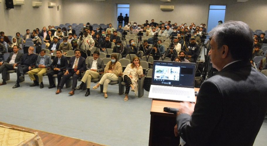 مریضوں کو بہترین سہولتیں فراہم کرنے کیلئے دن رات کوشاں ہیں، پروفیسر شاہد رسول