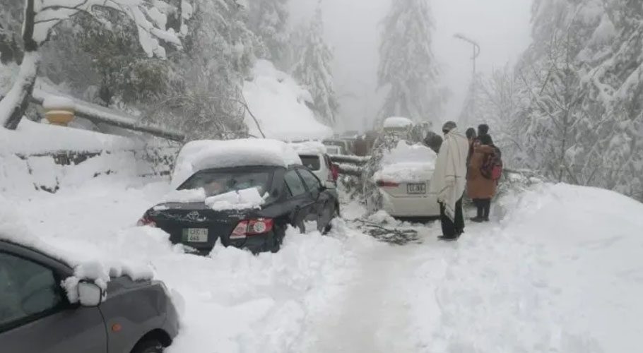 مری گلیات میں شدید برف برفباری، برفانی تودے گرنے سے مشکلات