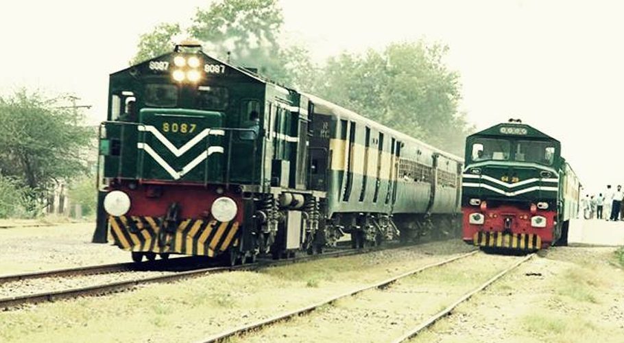 ایک ماہ کے دوران 26 ٹرینوں کے دوران سفرانجن اور 93کوچز خراب