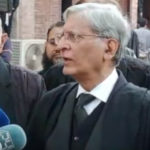 پی ڈی ایم میں اتحاد نہیں، جعلی خبریں مریم نواز کے پاس ہوتی ہیں۔اعتزاز احسن