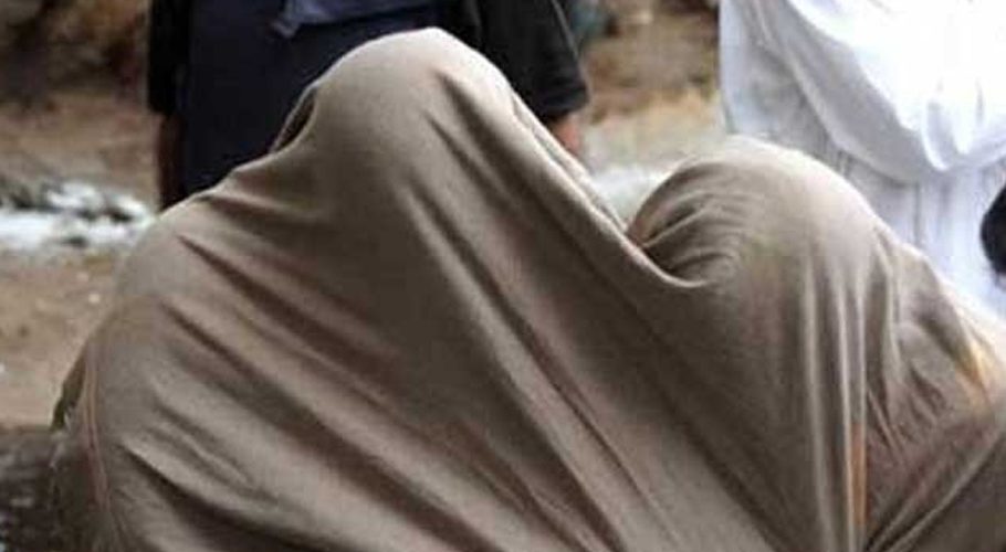 سونے کے زیورات چھیننے کی درجنوں وارداتیں کرنے والا گروہ دھرلیا گیا