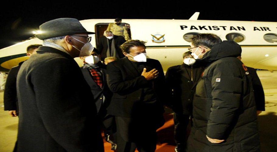 وزیر اعظم عمران خان 4روزہ دورے پر چین پہنچ گئے