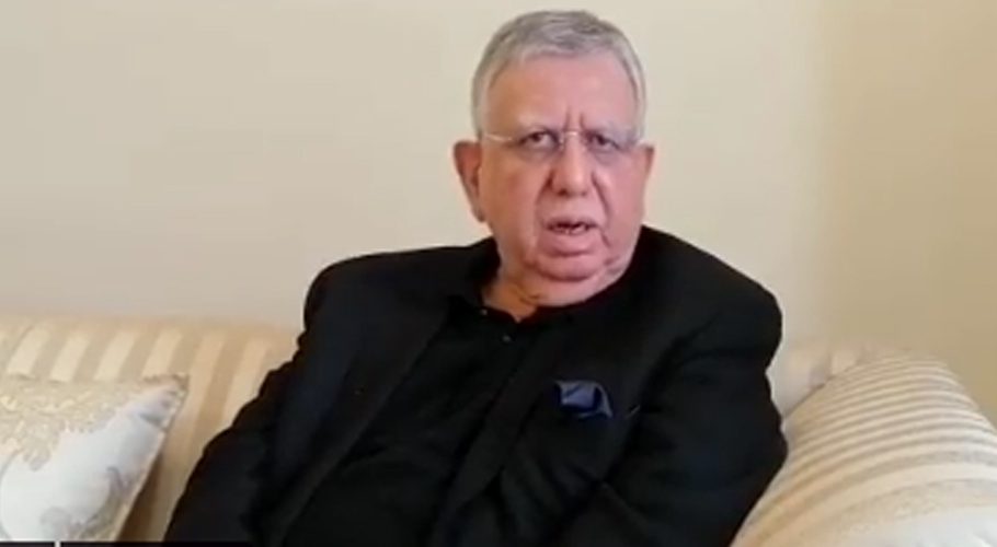 Shaukat Tareen talks to the media in China