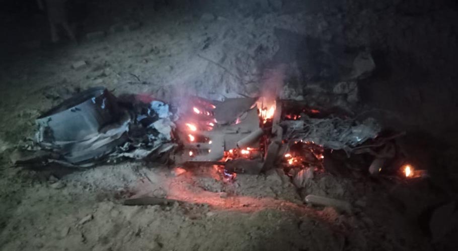 میاں چنوں کے قریب جنگی تربیتی طیارہ گر کر تباہ ہوگیا