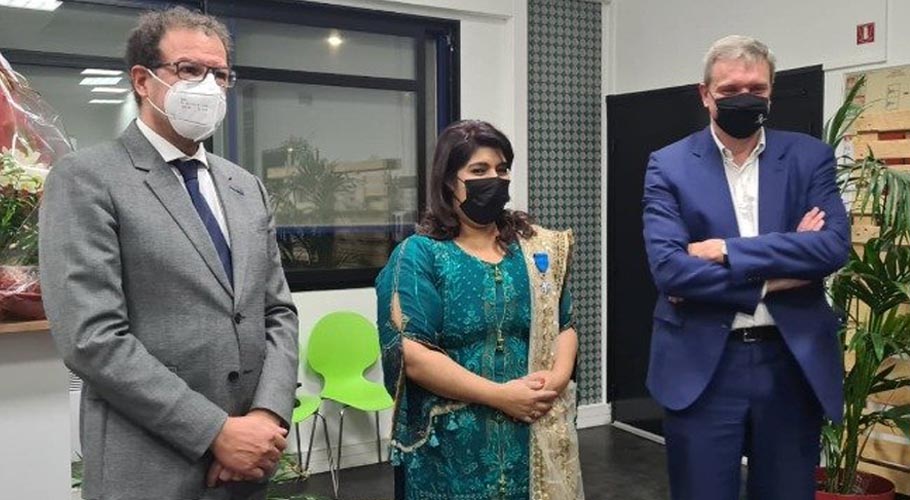 پاکستانی نژاد عاصمہ اشرف کو فرانس کی جانب سے سول ایوارڈ سے نواز دیاگیا
