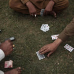 میمن گوٹھ کے نزدیک کراچی کا سب سے بڑا جوئے کا اڈہ دریافت، 100ملزمان گرفتار