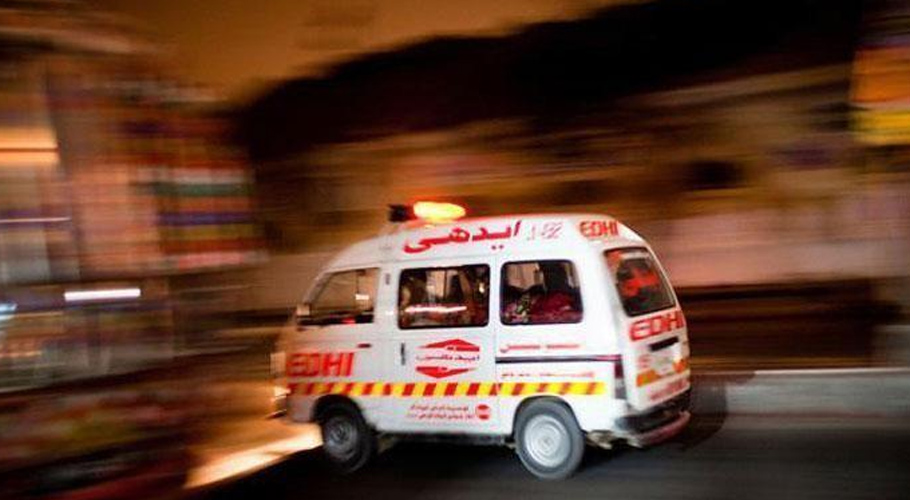 کراچی میں مختلف ٹریفک حادثات، 2 سگے بھائی اور 1 خاتون جاں بحق