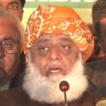 حکومت ایک ٹمٹماتا چراغ ہے اور مانند چراغ سحری ہے، فضل الرحمان