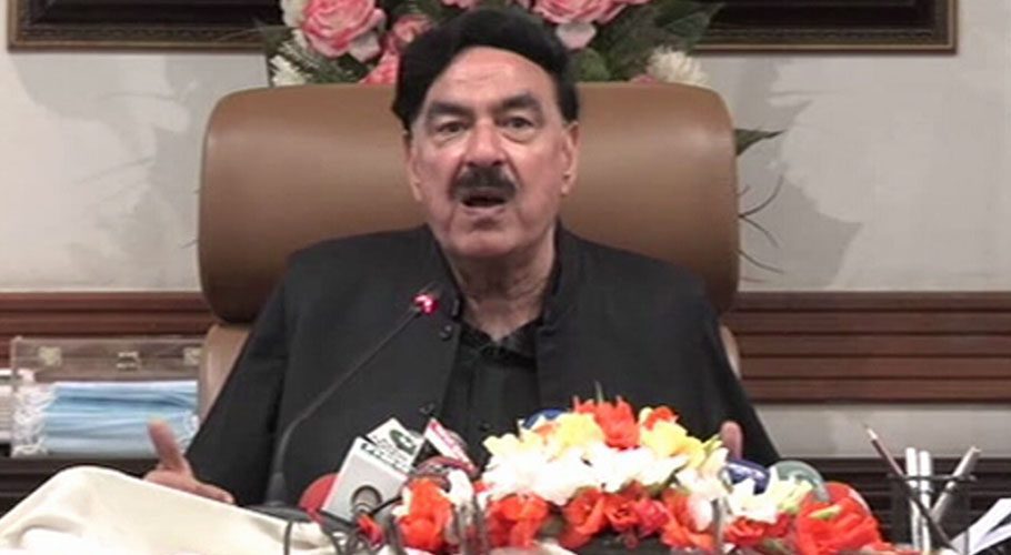 عثمان بزدار کہیں نہیں جارہے وہ بھی عمران خان کے ساتھ کھڑے ہیں، شیخ رشید