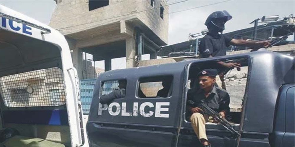 پولیس کی کاروائی، منشیات ڈیلر 4 کلو سے زائد چرس کے ساتھ گرفتار