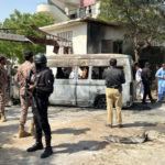 کراچی یونیورسٹی کے چینی انسٹیٹیوٹ کے قریب گاڑی میں دھماکہ، 5افراد جاں بحق