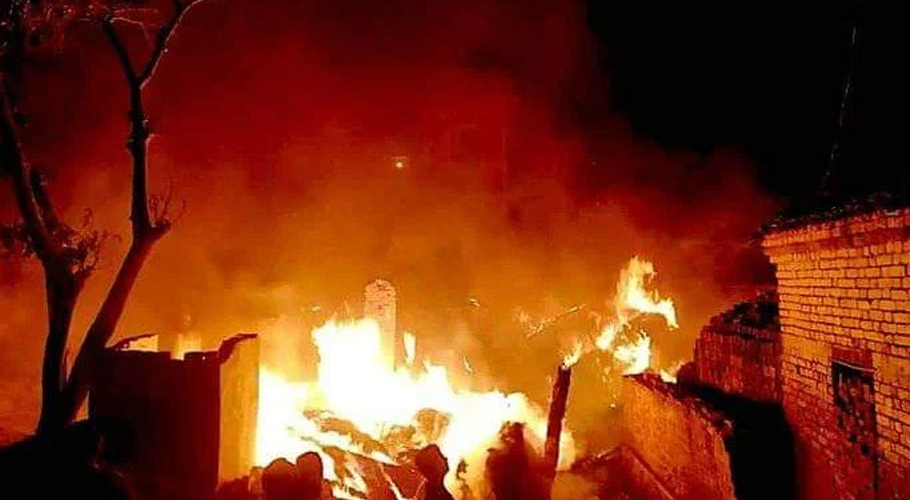 دادو کی تحصیل میہڑ میں آتشزدگی، آگ لگنے کی وجوہات تاحال معلوم نہ ہوسکیں