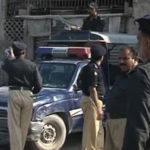 کراچی کے مختلف علاقوں میں پولیس اہلکار ناکے لگا کر شہریوں کو تنگ کرنے لگے