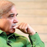 وزیراعظم کا بغیر پروٹوکول کے لاہور کے مختلف علاقوں کا اچانک دورہ، شہر کی صورتحال کا جائزہ لیا