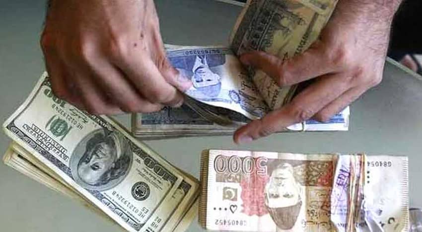انٹربینک میں ڈالر پھر مہنگا، اب کتنا اضافہ ہوا؟