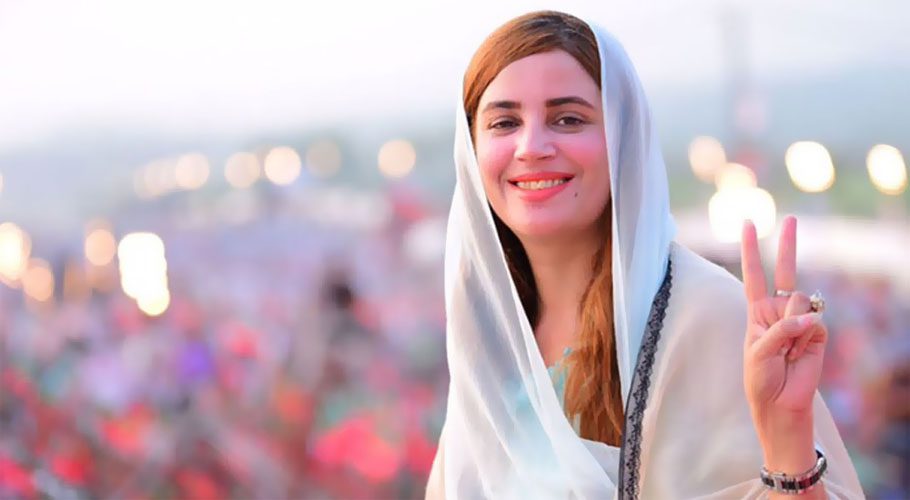 پی ٹی آئی رہنما زرتاج گل کے سرحد پار بھی چرچے