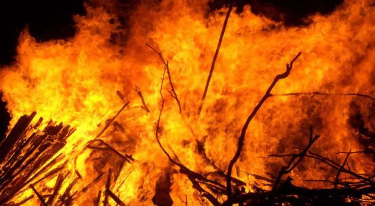 Four children dead in Dadu in separate fire incidents