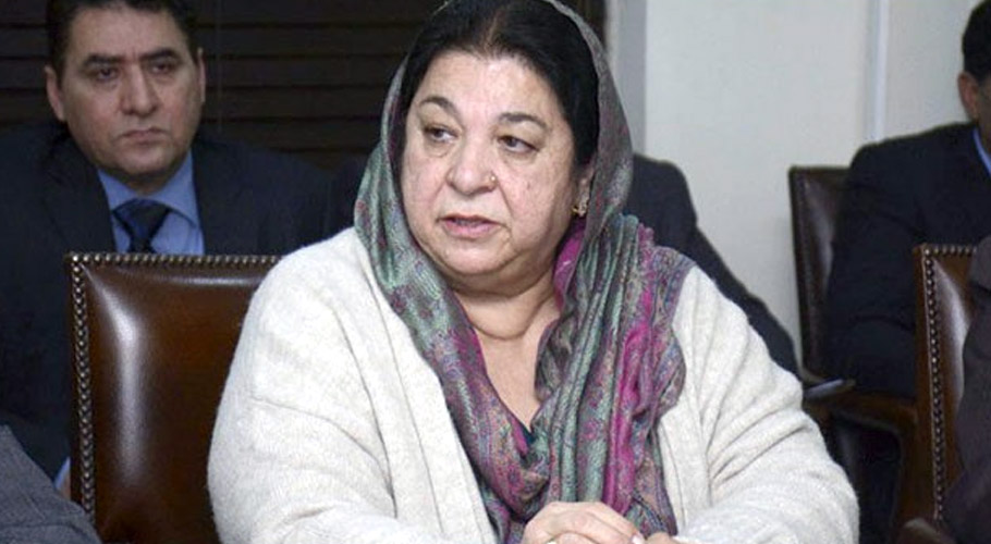 پولیس نے گاڑی پر ڈنڈے برسادئیے، ڈاکٹر یاسمین راشد حملے میں زخمی