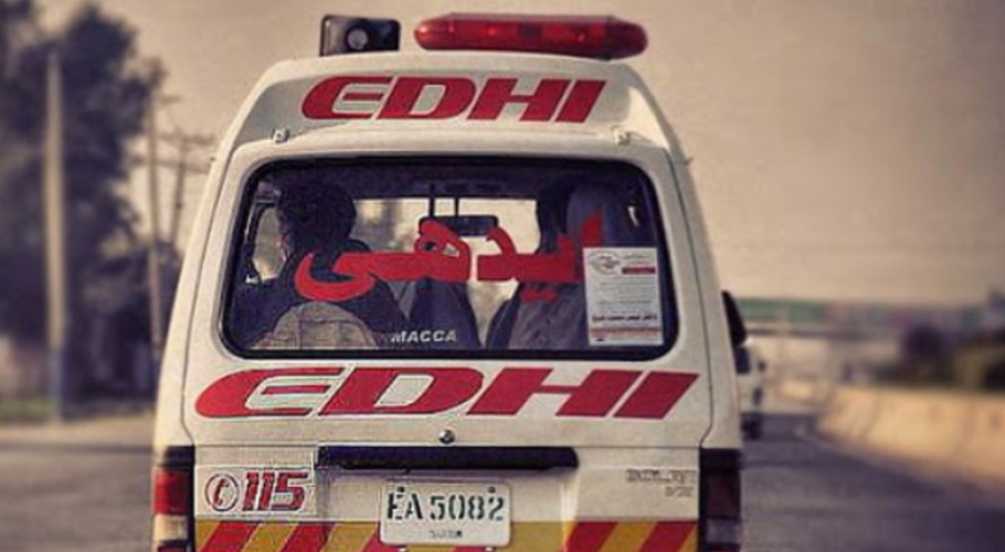 ڈمپر نے رکشہ کو ٹکر مار دی، ایک ہی خاندان کے 5 افراد لقمہ اجل بن گئے
