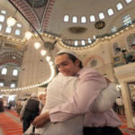 سعودیہ عرب اور متحدہ عرب امارات سمیت کونسے ممالک میں آج عید منائی جارہی ہے؟