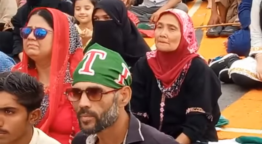 کراچی میں پی ٹی آئی کا نمائش چورنگی دھرنا ختم، کارکنان گھر پہنچ گئے