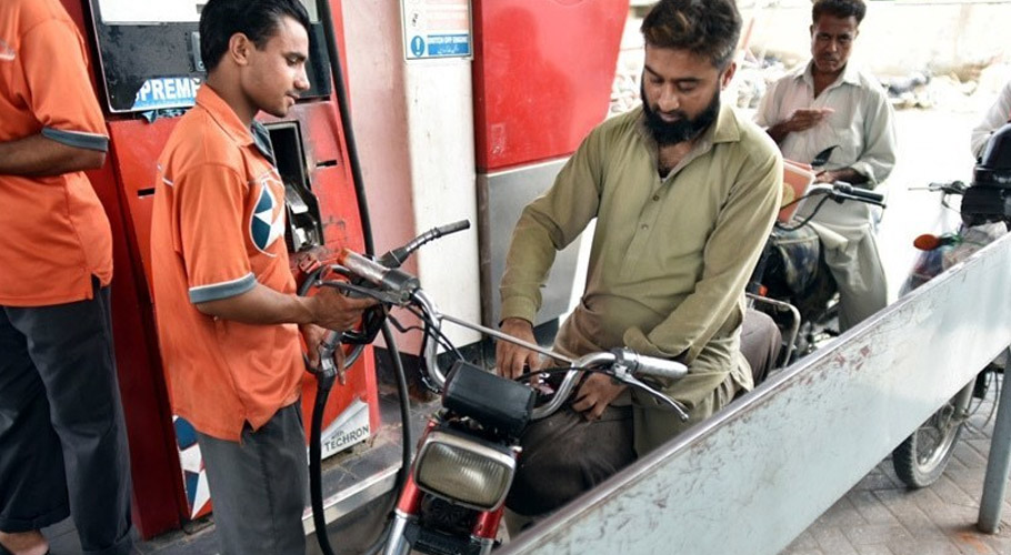 ماہرین کا پیٹرولیم مصنوعات پر سبسڈی ختم کرکے قیمتیں بڑھانے کا مطالبہ