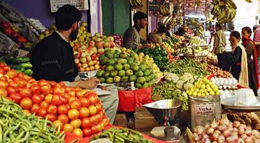 وزارت تجارت نے ٹماٹر اور پیاز درآمد کرنے کی سمری تیار کرلی، ذرائع