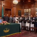 پنجاب میں بڑی سیاسی پیشرفت، پہلے مرحلے میں 8رکنی کابینہ نے حلف اٹھا لیا