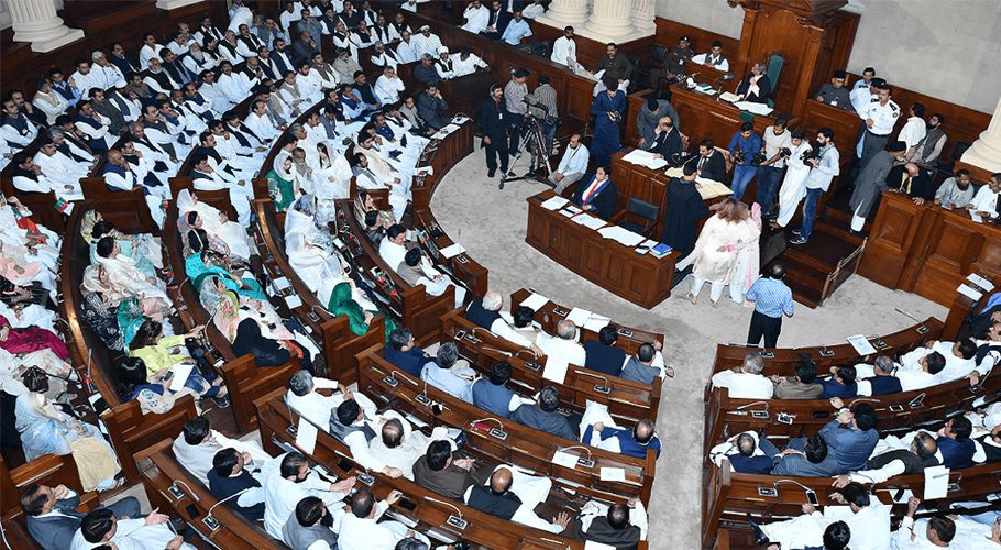 پنجاب حکومت اور اپوزیشن آمنے سامنے، بجٹ آج پیش کیا جائے گا