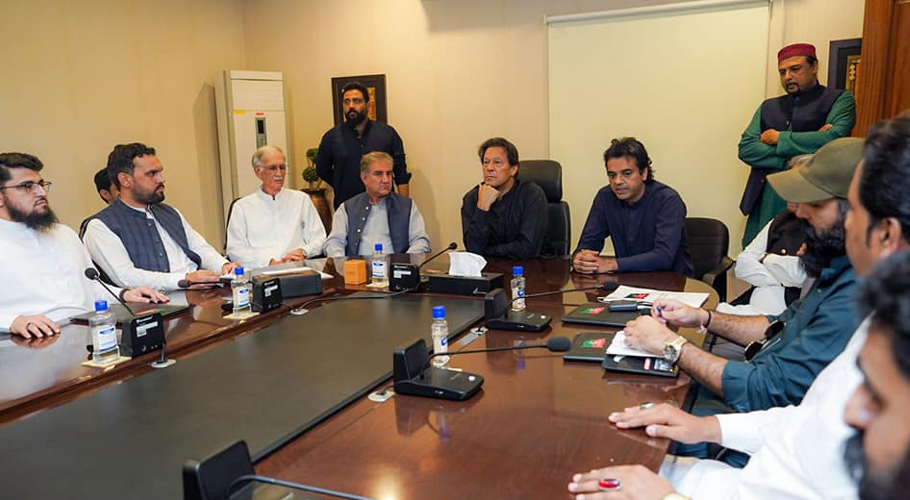 بنی گالہ میں جاسوس ڈیوائس کی موجودگی، عمران خان کی جاسوسی کس نے کی؟