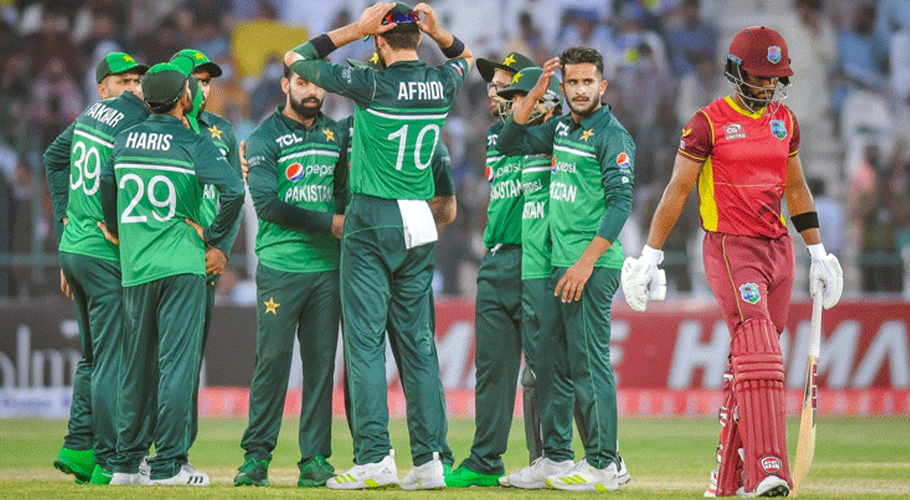 پہلا ون ڈے، ویسٹ انڈیز کا پاکستان کو جیت کیلئے306رنز کا ہدف