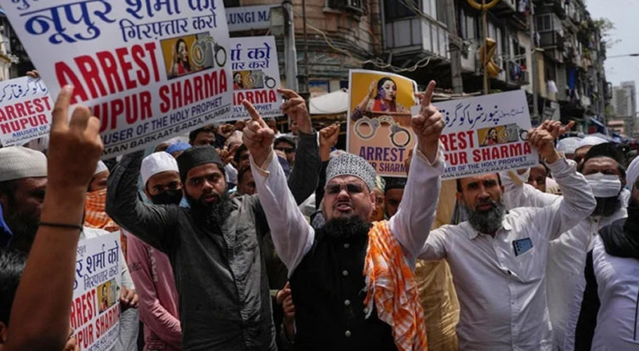 بھارتی پولیس نے توہین مذہب کیخلاف احتجاج کرنے والے دو مسلمانوں کو گولی مار کر قتل کردیا